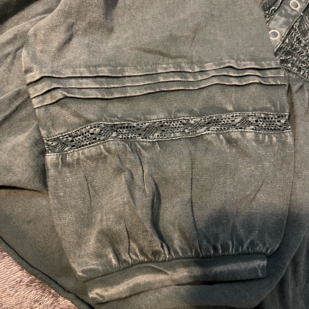 Top - Picture 4 of 5